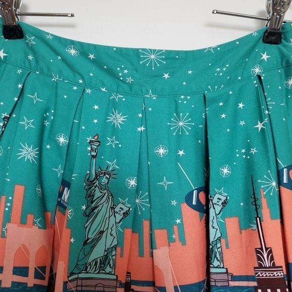 NOVELTY 'NEW YORK' PRINT SKIRT PLEATED FUN QUIRKY VACATION RETRO ROCKABILLY (S) - Picture 4 of 14
